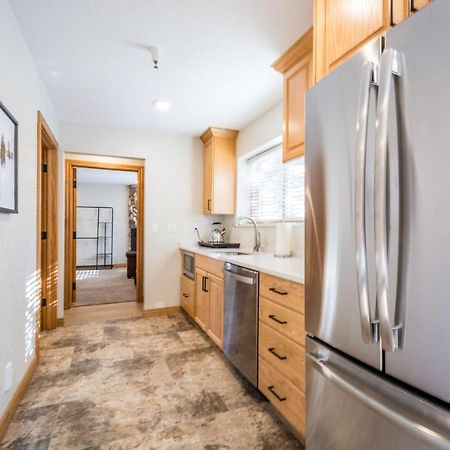 Powder Hound 1 Bedroom Brighton Chalet Luaran gambar