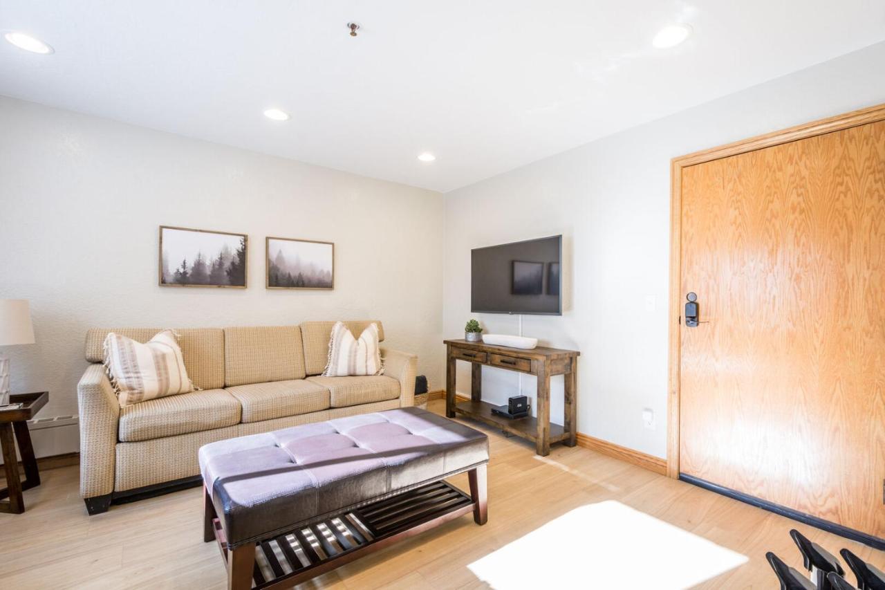 Powder Hound 1 Bedroom Brighton Chalet Luaran gambar